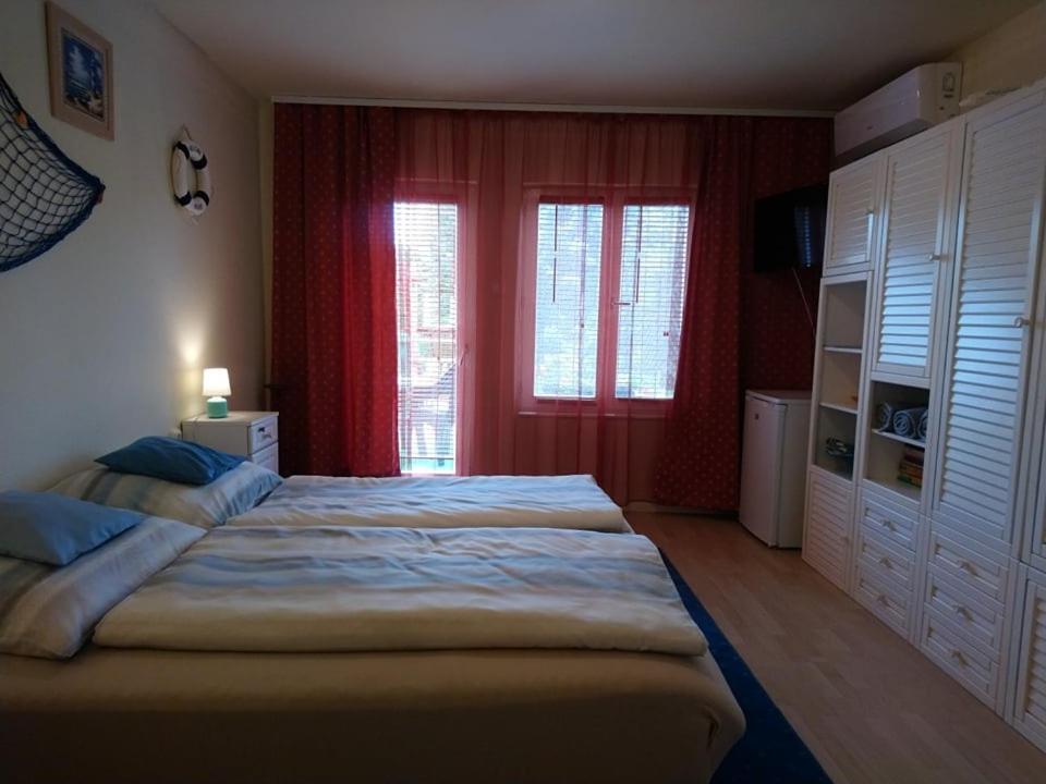 Liliána Vendégház Balatonfůzfő Exterior foto